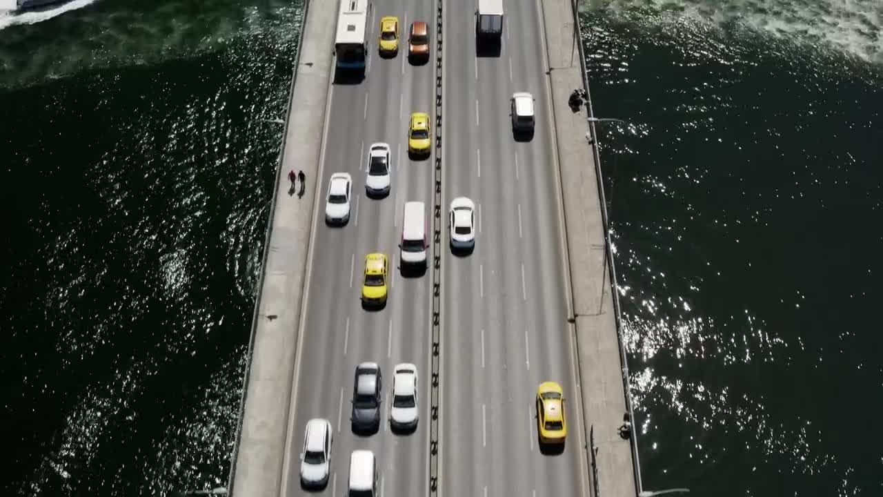 Download Free Video Stock traffic above and below the golden horn bridge Live Wallpaper