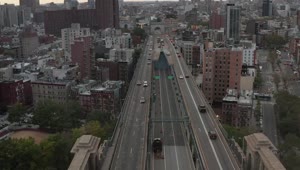 Free Video Stock traffic on a bridge across new york Live Wallpaper