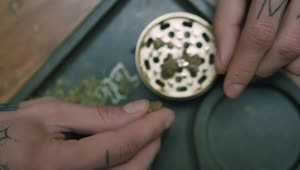Free Stock Video Using The Weed Grinder Live Wallpaper