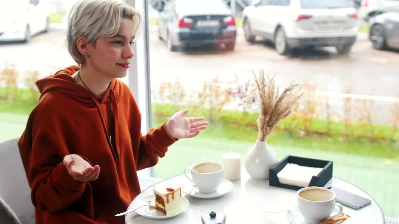 Download Free Stock Video Two Women Chatting At A Coffee Shop Live Wallpaper