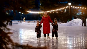 Free Stock Video Young Mother Doing Ice Skating With Her Children Live Wallpaper