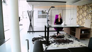 Free Stock Video Woman Working In A Large Office Live Wallpaper