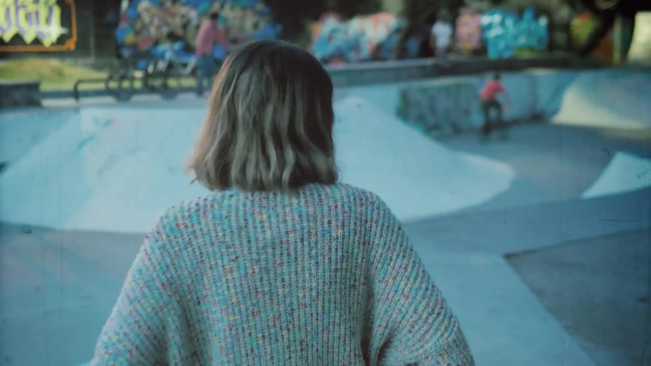 Download Free Stock Video Woman Waving In The Park Live Wallpaper