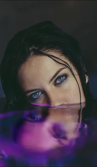 iPhone  Android Blue Eyes Girl In Water Hd Phone Live Wallpaper