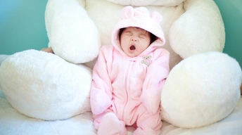 cute baby yawning widescreen wallpapers