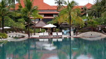 ubud hanging gardens bali indonesia the best hotel pools 2017 tourism travel resort vacation pool