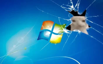 Cracked Screen Cat by XTulioXD