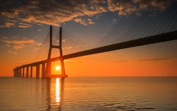 Lisbon Bridge HD