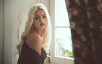 Sexy Blonde Girl HD