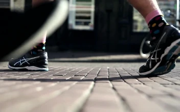 Walking 21782 Original Free Stock Video