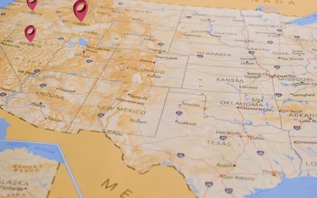 Stock Video 3d animated pins in each state on a us map PC