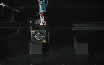Stock Video 3d printer building a figur PC