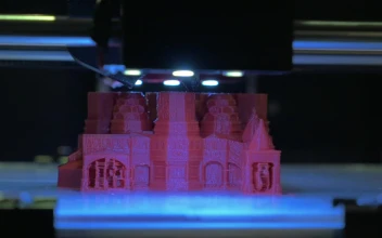 Stock Video 3d printing a cathedral PC