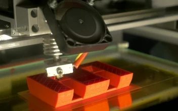 Stock Video 3d printing a letter PC
