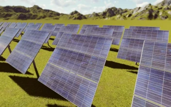 Stock Video 3d solar panels in the countryside PC