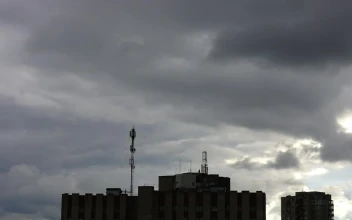 Stock Video 5g antenna tower PC