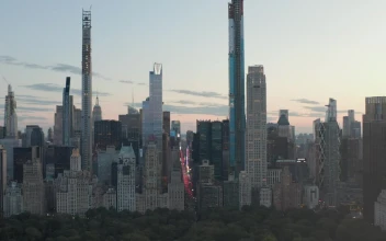 Stock Video 7th avenue and times square buildings PC