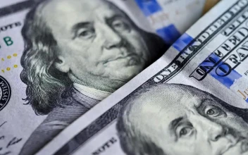 Stock Video 100 dollar bills on a rotating surface PC