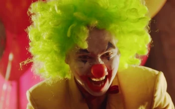 Stock Video A Crazy Clown Screaming for PC