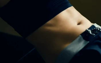Stock Video Abdomen Of A Woman Exercising for PC