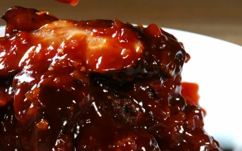 Stock Video Barbecue Sauce Falling In Slow Motion For PC