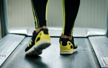 Stock Video Athlete Running In The Treadmill For PC