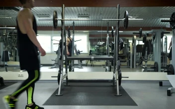 Stock Video Athlete Lifting Weights For PC