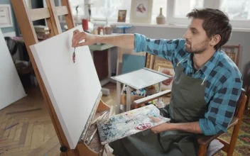 Stock Video Artist Looks For Inspiration In Blank Canvas For PC