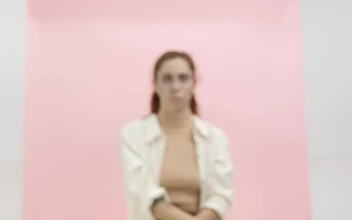 Stock Video Approaching A Womans Face On A Photographic Set For PC