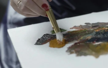 Stock Video Applying Paint To A Brush For PC