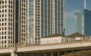 Stock Video Apartment Building In The City For PC