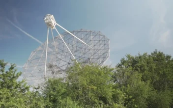 Stock Video Antenna Of A Radio Telescope Pointing To The Sky For PC