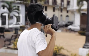Stock Video An Urban Photographer For PC
