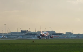 Stock Video Airplane Landing At The Airport For PC