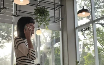 Stock Video A Woman Having A Phone Call For PC