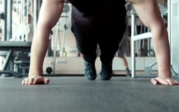 Stock Video A Man Doing Push Ups In The Gym For PC