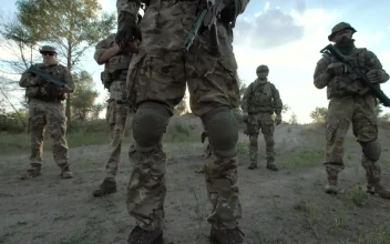 Stock Video A Group Of Soldiers Standing On The Field For PC