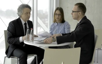 Stock Video Business Meeting Of Three People For PC
