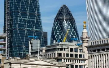 Stock Video Buildings In The City Of London For PC
