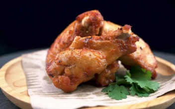 Stock Video Buffalo Chicken Wings On A Plate For PC
