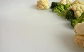 Stock Video Broccoli Splashing Onto A Table For PC