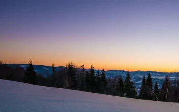 Stock Video Bright Sun In The Clear Sky In The Snowy Mountains For PC