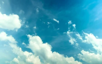 Stock Video Bright Cloud Formations For PC