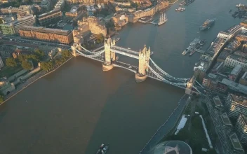 Stock Video Bridge In The City Of London During Sunrise For PC