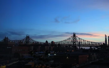 Stock Video Bridge Along New York For PC