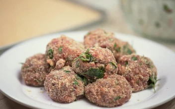 Stock Video Breaded Meat Balls For PC