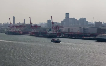 Stock Video Boat Traffic In The River By The Tokio Port For PC