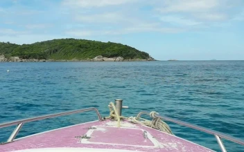 Stock Video Boat Moving With The Tide For PC