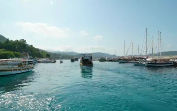 Stock Video Boat Leaving The Harbor Into The Ocean For PC