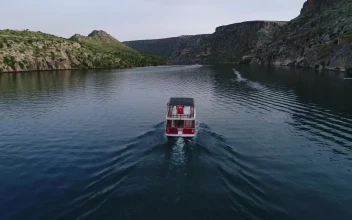 Stock Video Boat Heading Down A Cool River For PC
